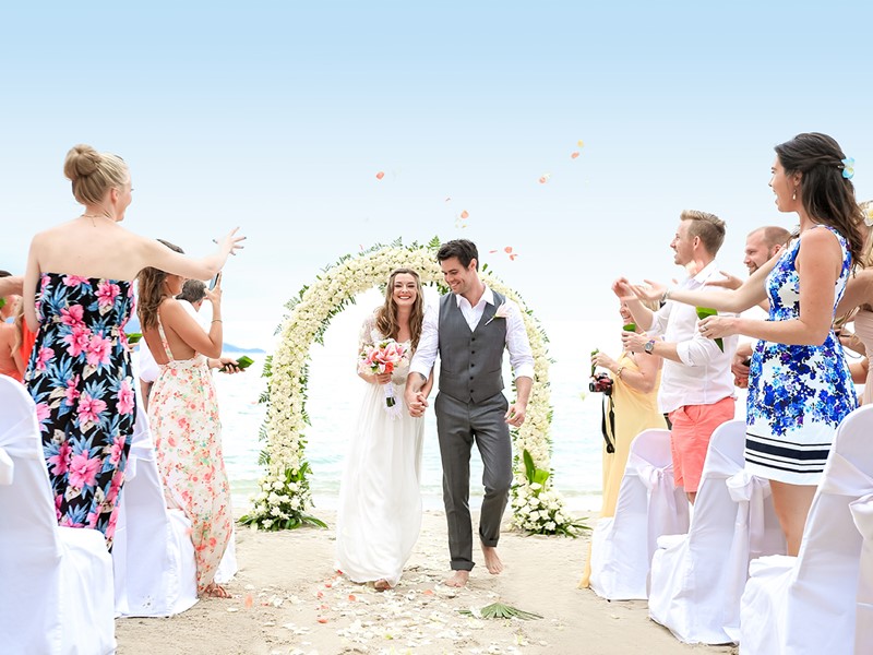 Mariage dans un cadre idyllique au Melati Beach Resort