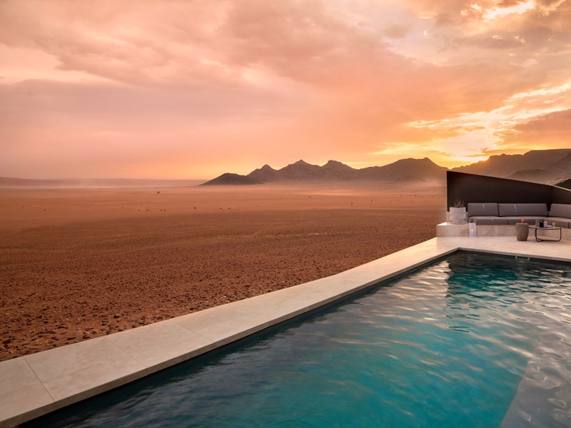 Vue de la piscine au andBeyond Sossuvlei Desert Lodge