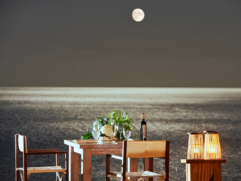 Somptueux dîner romantique face à la mer