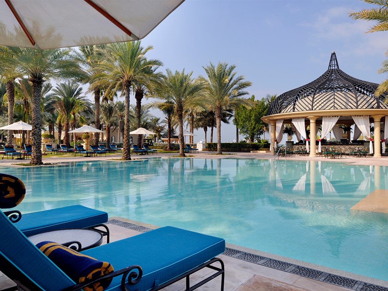 La piscine de l'hôtel Royal Mirage à Dubaï