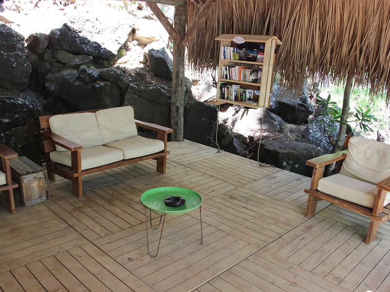 Coin lecture d'Otentic Eco Tent à l'île Maurice