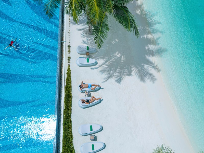 Détente sous le soleil des Maldives