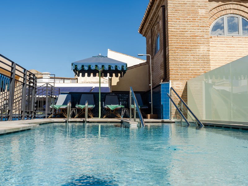 La piscine rafraichissante sur le toit 