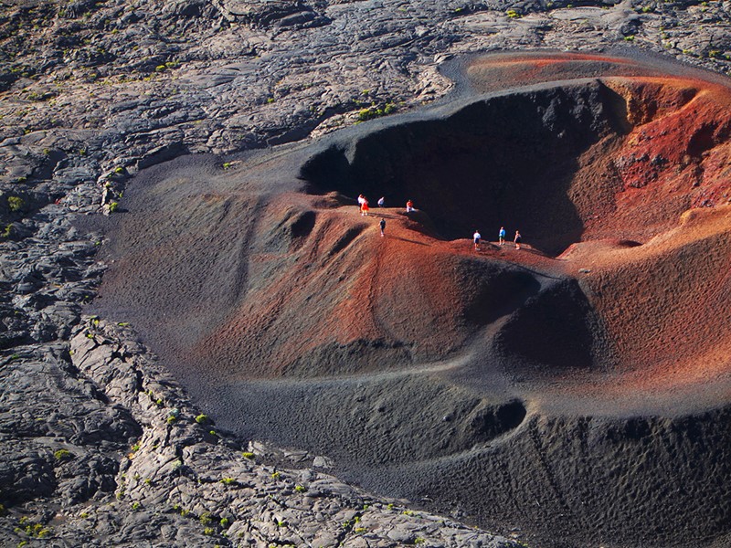 Explorez les cratères du Piton de la Fournaise 