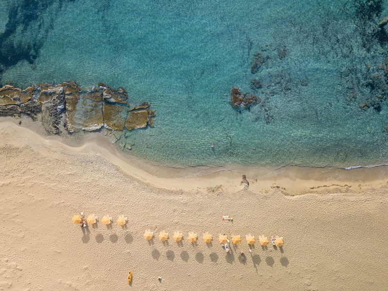Flânez sur le sable doré 