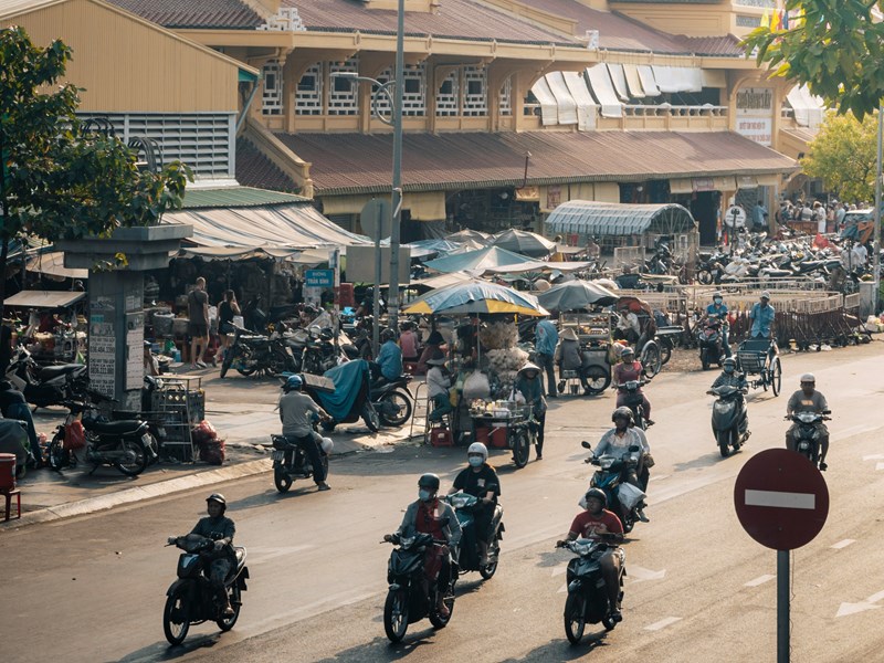Découvrez les rues animées des capitales
