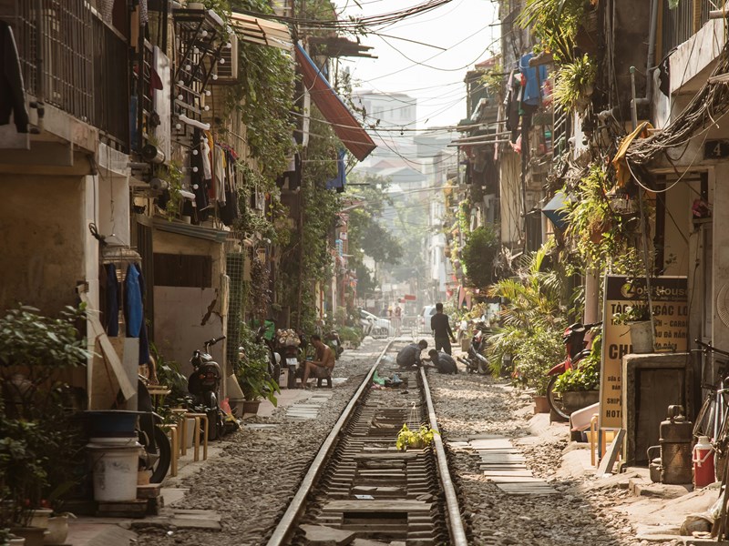La rue du train à Hanoi