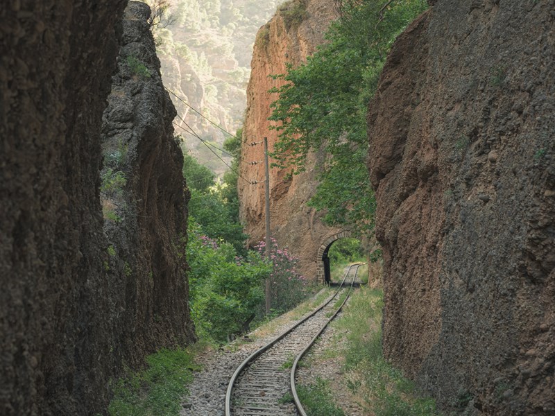 Vous longerez l'ancienne voie de train