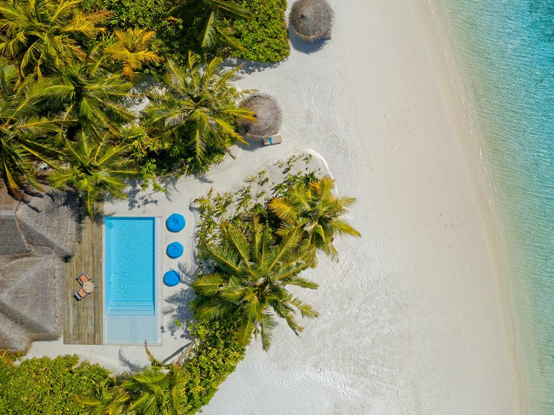 Une villa intimiste sur la plage à l'Anantara Dhigu Villas