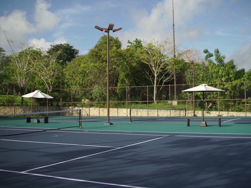 Le court de tennis