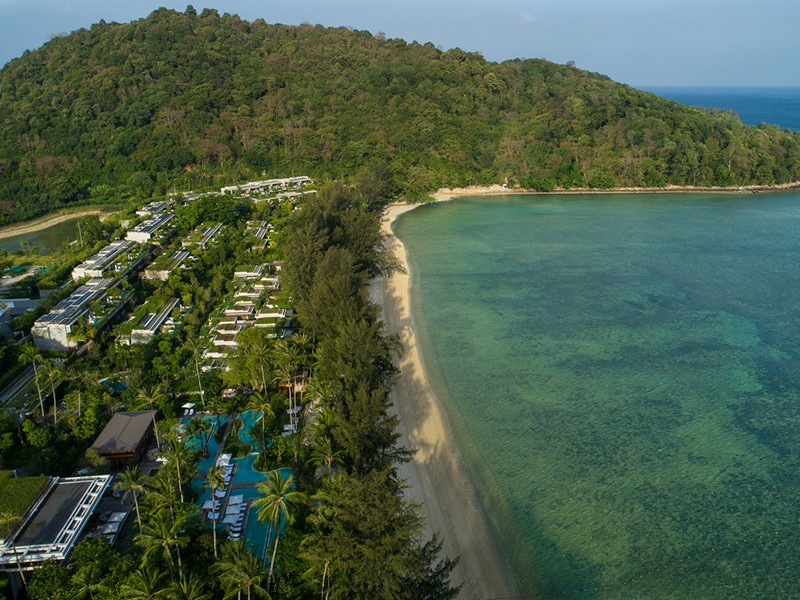 Vue aérienne de l'hôtel Rosewood Phuket en Thaïlande