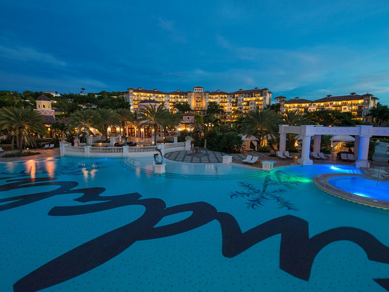 La piscine du Sandals Grande Antigua Resort aux Antilles