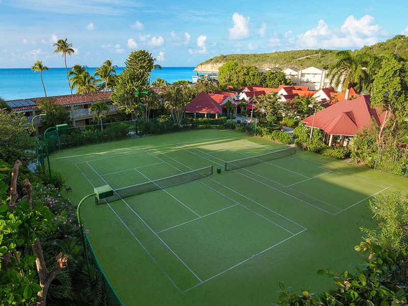 Le court de tennis du Sandals Grande Antigua Resort