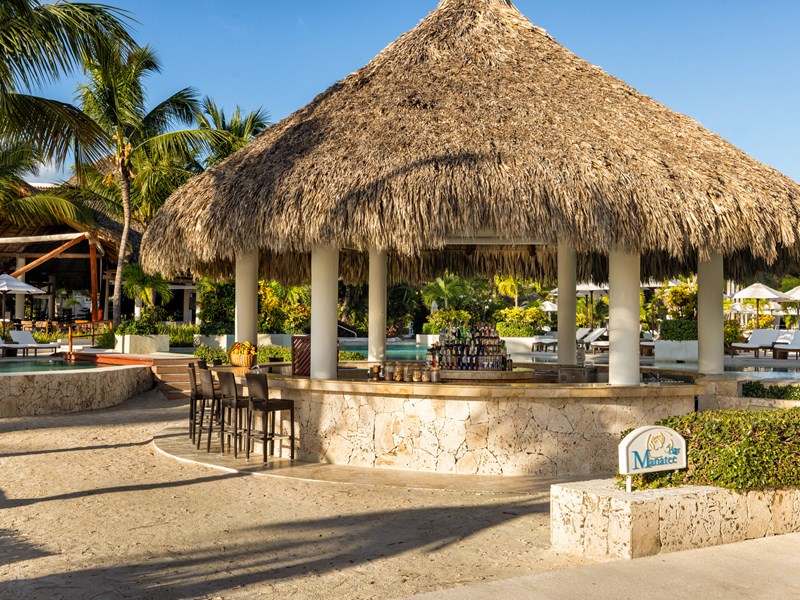 Savourez un cocktail au Manatees Bar