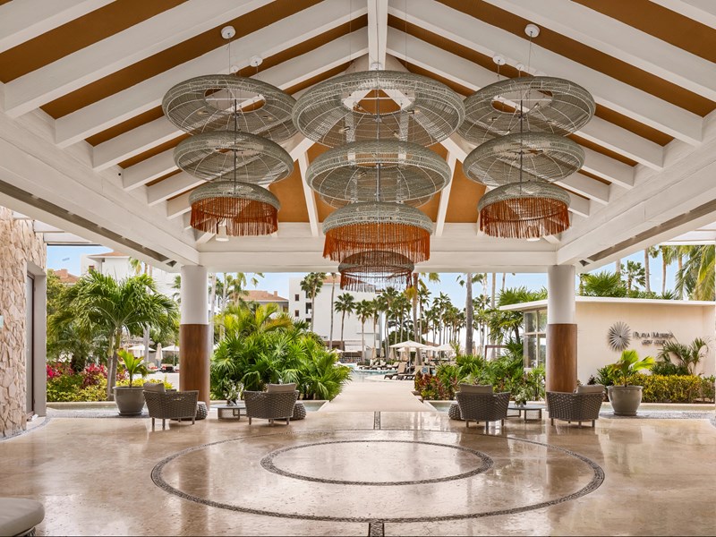Le lobby, au style chic et résolument tropical