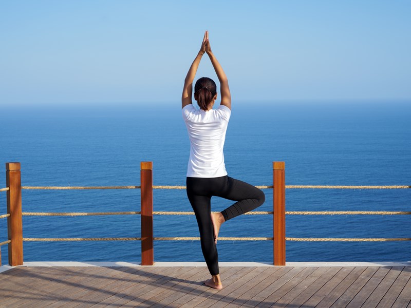 Séance de yoga à l'hôtel Six Senses Uluwatu