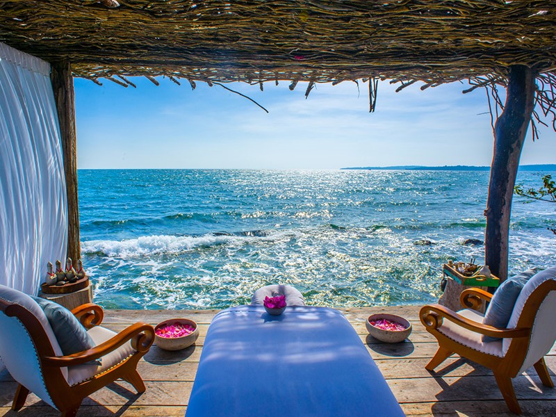 Massage face la mer à l'hôtel 5 étoiles Song Saa Private Island