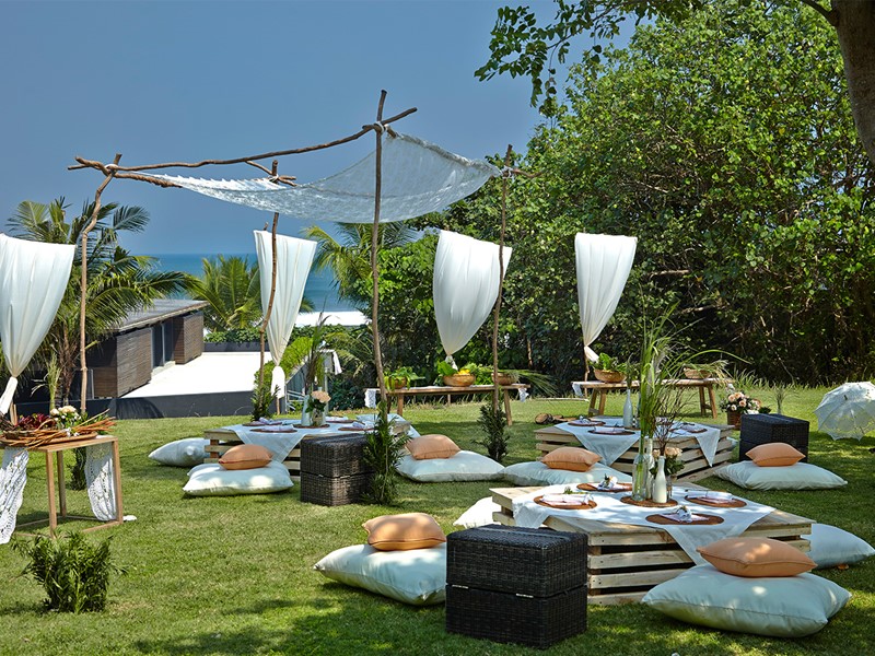 Repas dans le jardin du Soori Bali