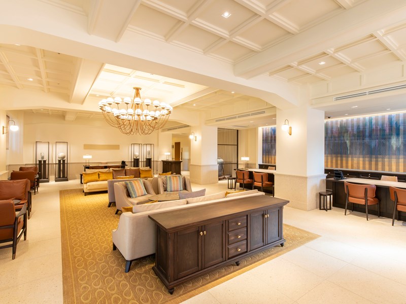 Le lobby au design contemporain