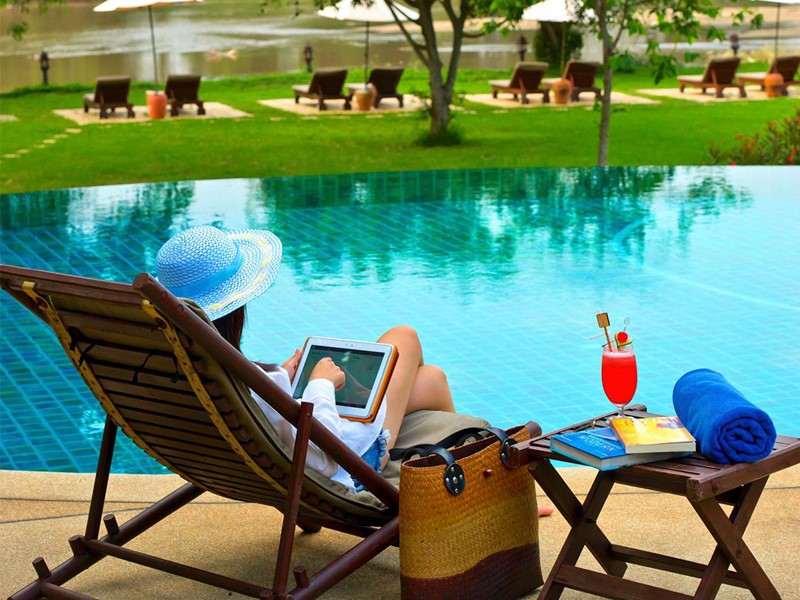 La piscine de l'hôtel Legend Chiang Rai Resort en Thailande