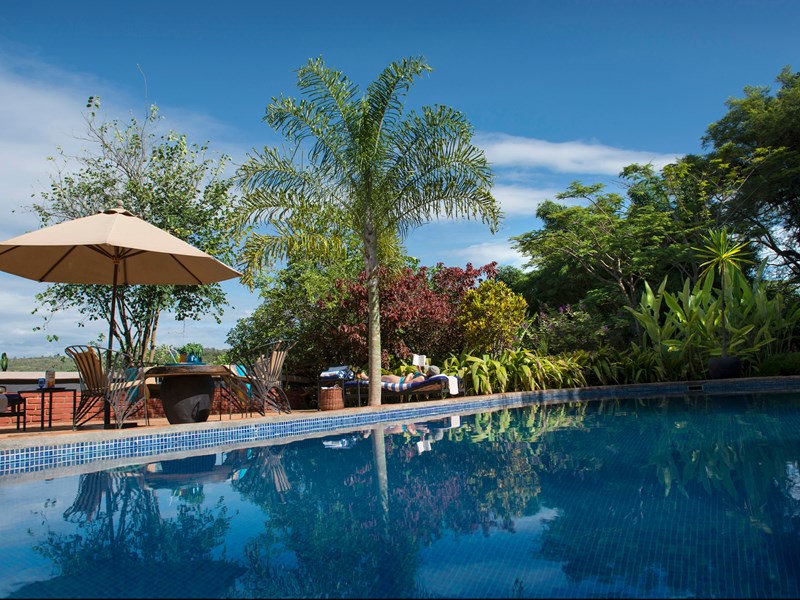 La piscine est idéale pour vous relaxer après les safaris