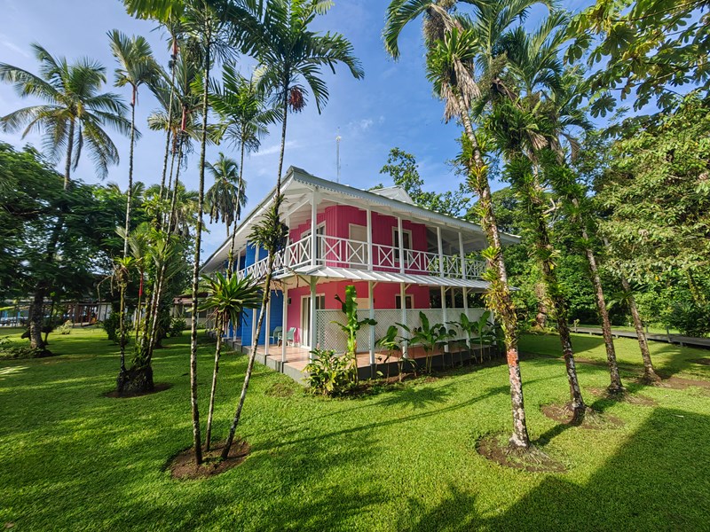 Des villas au charme rustique-chic