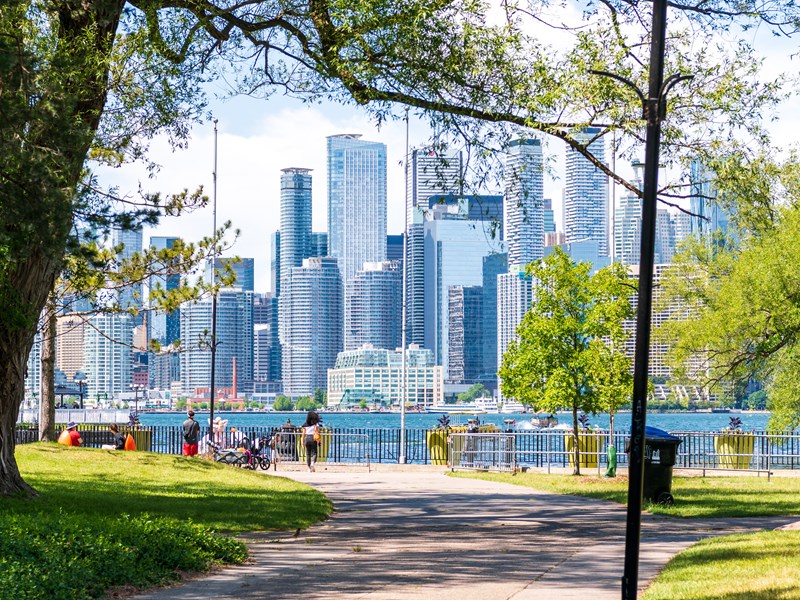 Promenez-vous dans les parcs des îles de Toronto