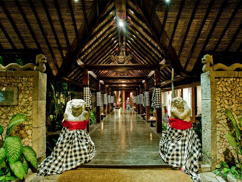 L'entrée de l'hôtel Tugu Bali à Tanah Lot en Indonésie