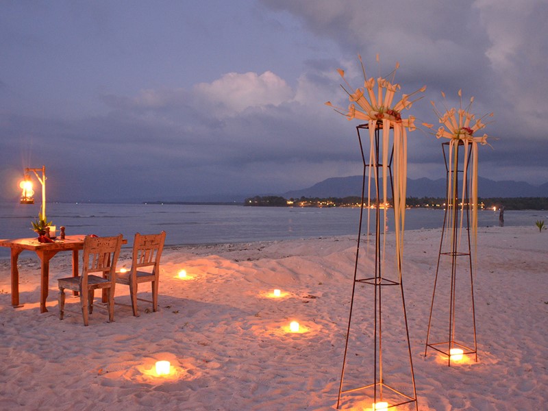 Dîner romantique sur la plage