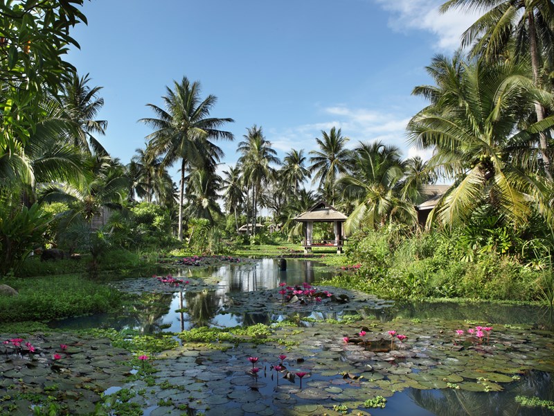 Les magnifiques jardins de l'Anantara Mai Khao 