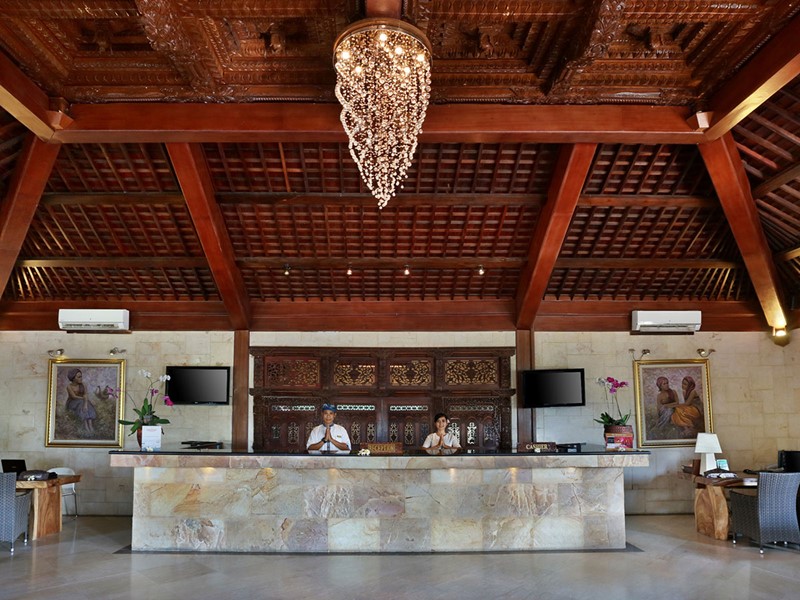 La réception de l'hôtel Vila Ombak à Lombok