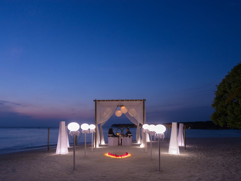 Offrez-vous un dîner romantique sur la plage