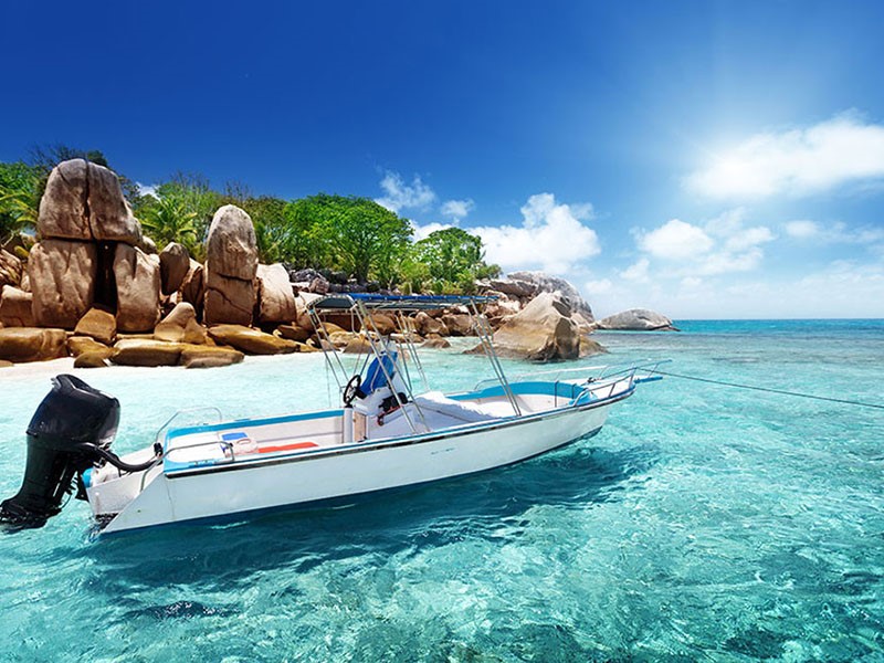 Offrez vous une balade en mer pour découvrir les Seychelles