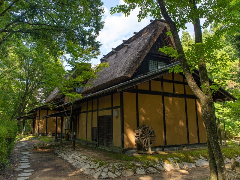 L'architecture gassho-zukuri au cœur des montagnes de Hida