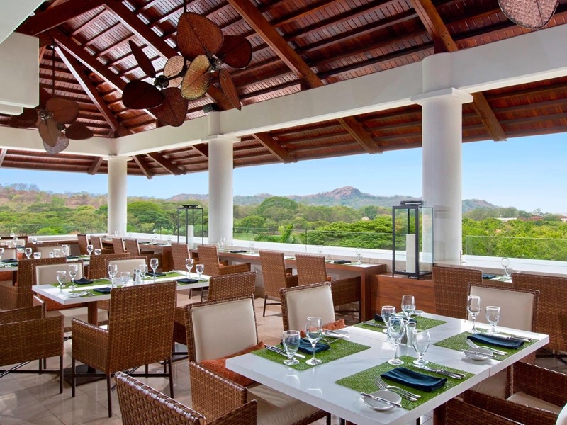 Le restaurant Cauri, avec vue sur le golf
