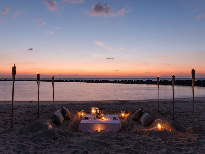 Dîner romantique sur la plage