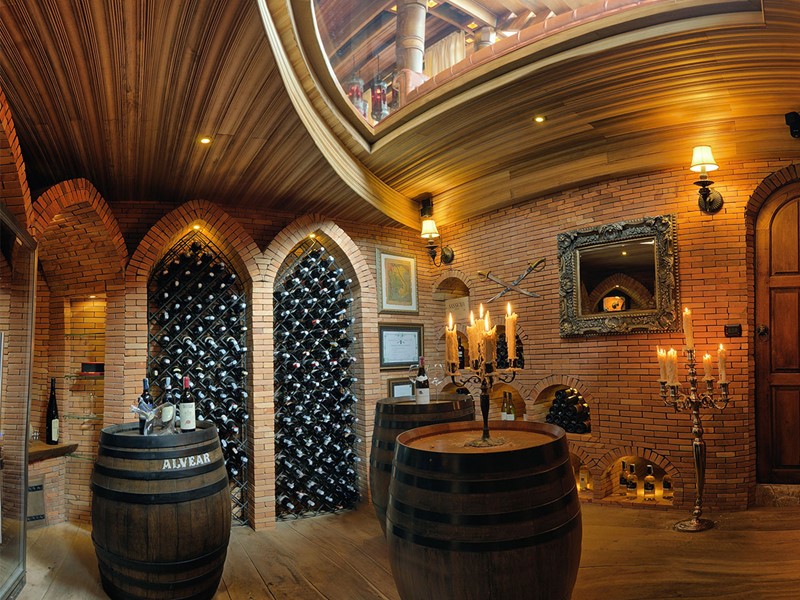 Une large selection de vins vous attend au Zazen Boutique Resort 