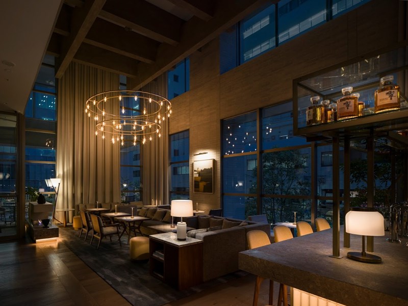 Détente à l'UPSTAIRZ Lounge