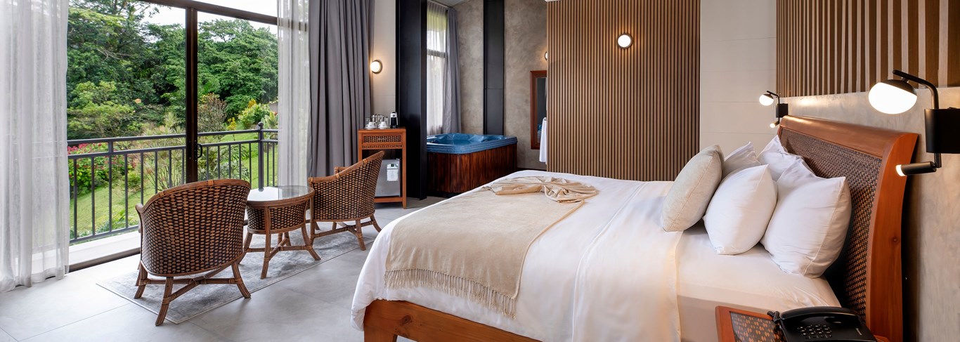 Hotel Arenal Kioro Suites & Spa