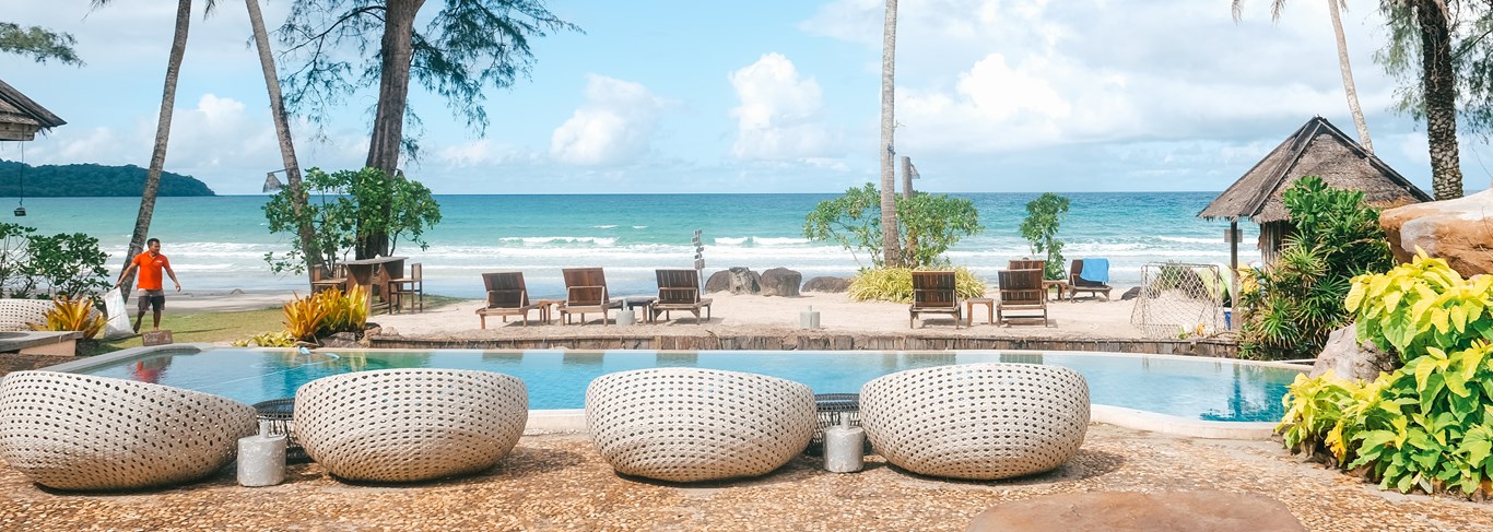La piscine avec vue mer